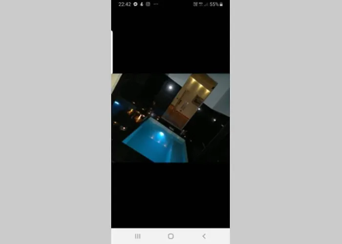 La Casa Con Piscina Riscaldata Interna Anna Luxury Garden