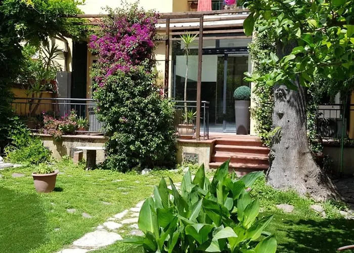 La Casa Con Piscina Riscaldata Interna Anna Luxury Garden Pisa