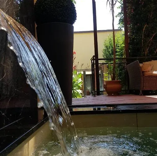 La Casa Con Piscina Riscaldata Interna Anna Luxury Garden Apartment *